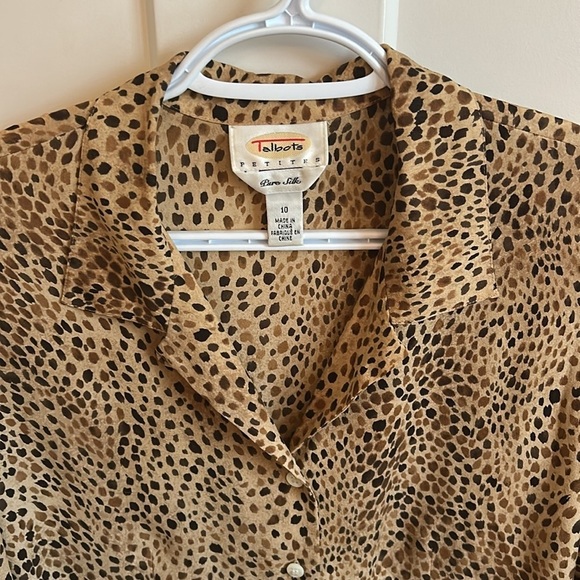 Talbots Leopard Print Blouse, size 10P - Picture 3 of 10